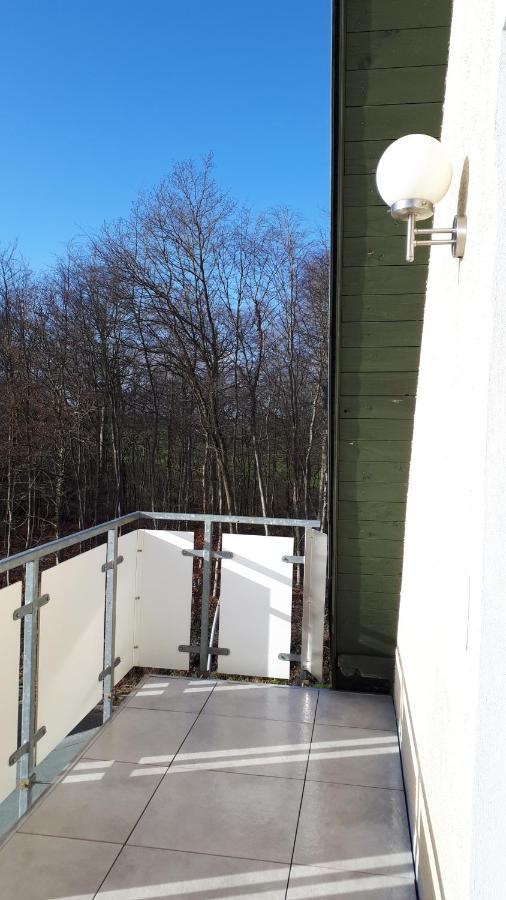 Dachgeschosswohnung Mit Seeblick Ahrensbok Exterior photo